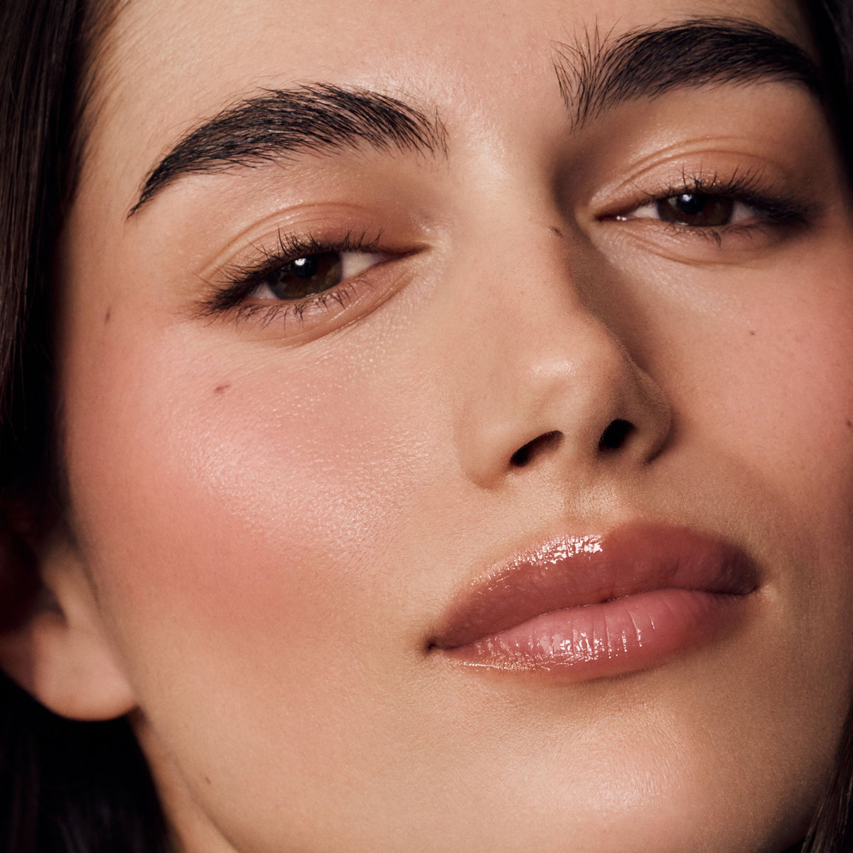 the-dewy-pink-set-a8 HOL25-Pink-Dewy-Set-Model-Pink-Sunset.jpg