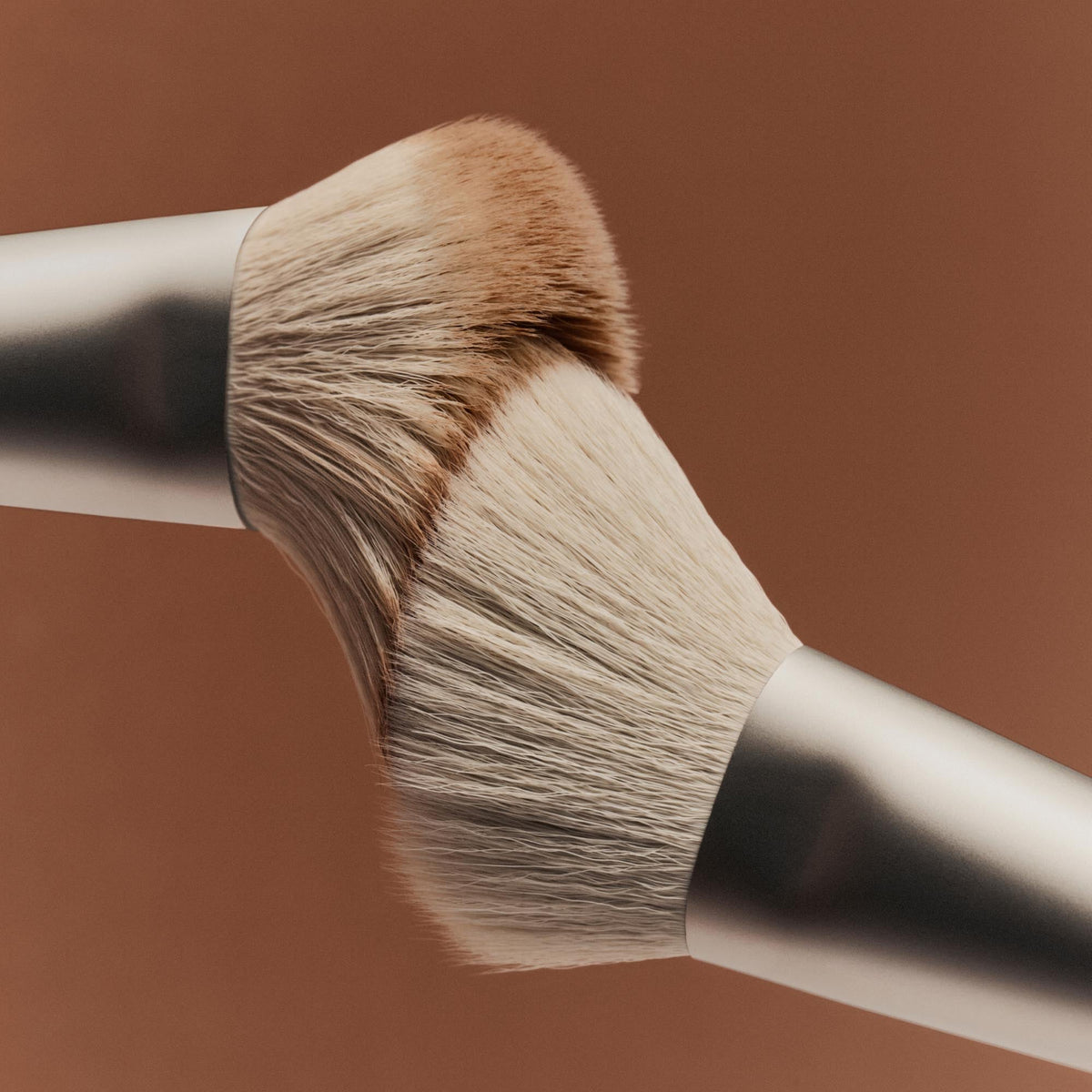 the-bronzer-brush-m8 Bronzer_Brush-1.jpg