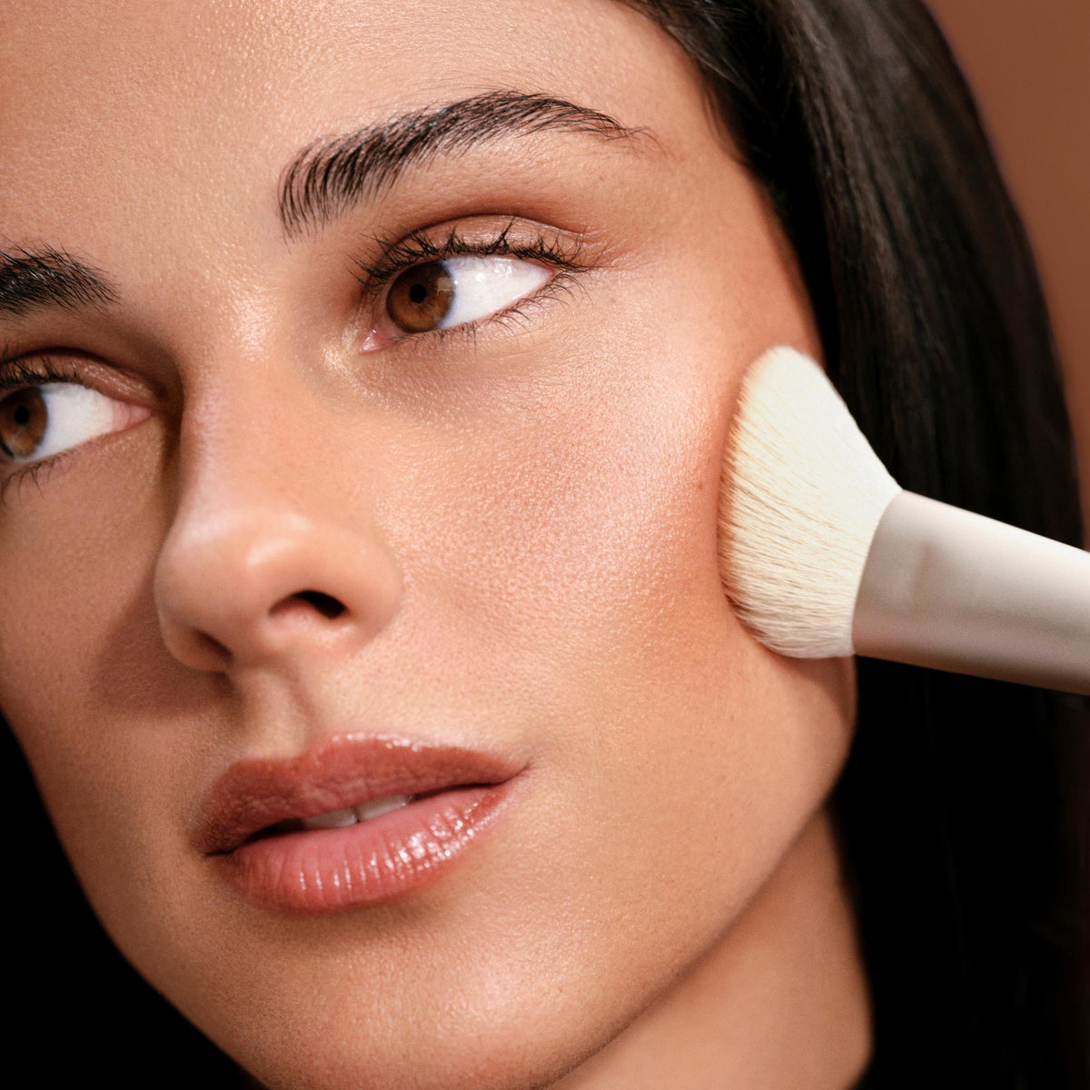 the-bronzer-brush-m8 Bronzer_Brush.jpg
