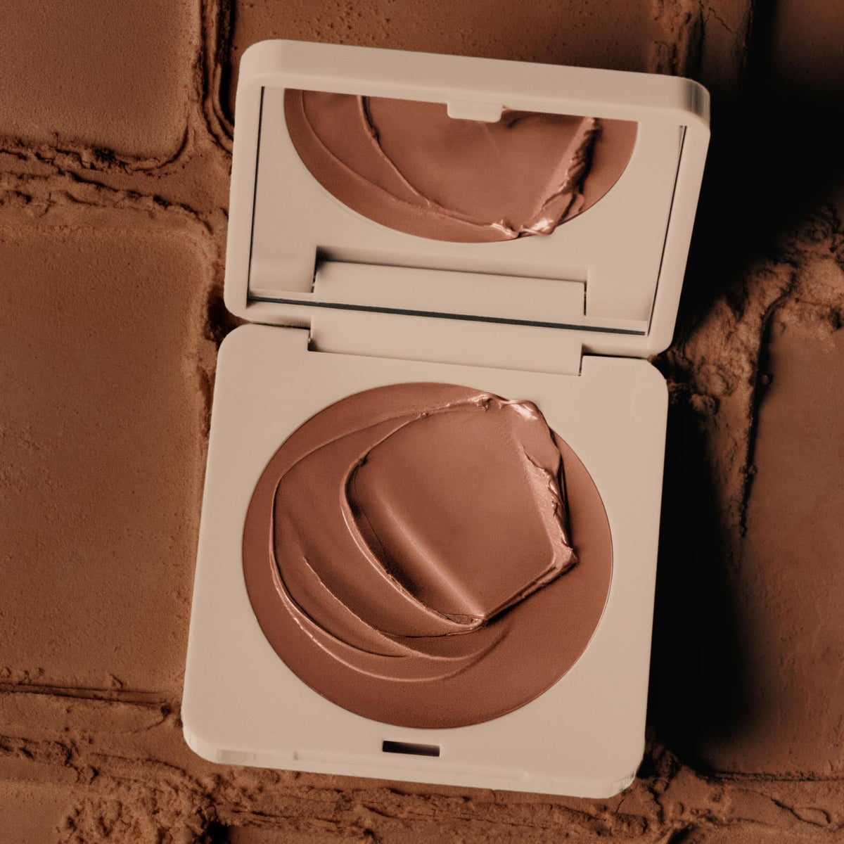 bronzer-butter-balm-desert-d0 Bronzer_Desert-3.jpg