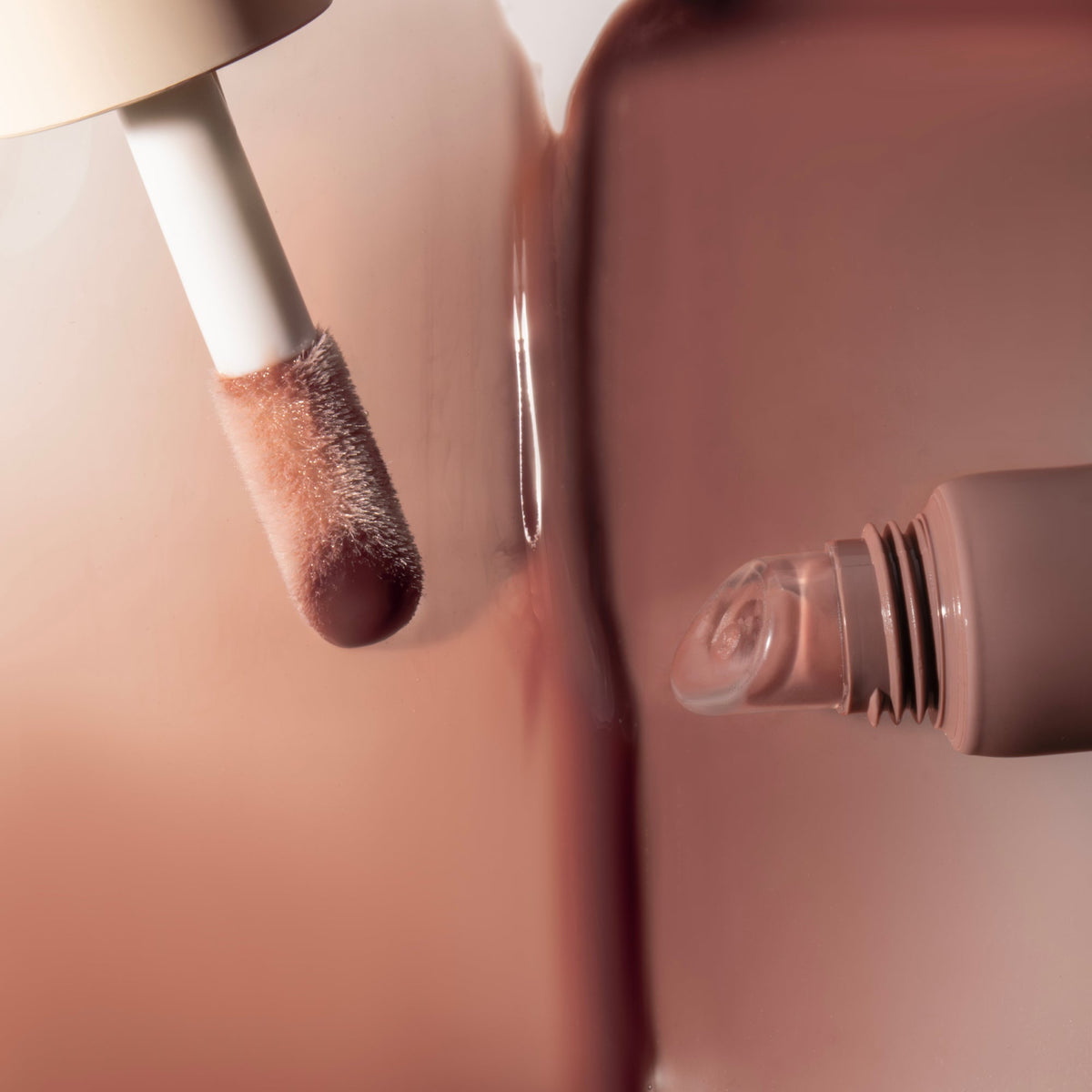 dream-lip-oil-warm-beige-e9 PDP_DLO-WarmBeige-3.jpg