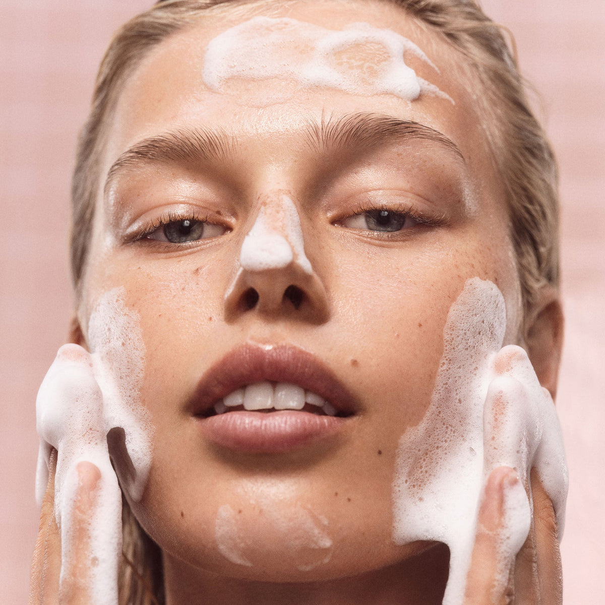 pink-dewtm-gel-cleanser-r6 Pinnk-Dew-4.jpg
